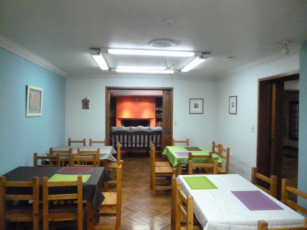 Hostel De Los Artistas Мендоса Екстер'єр фото