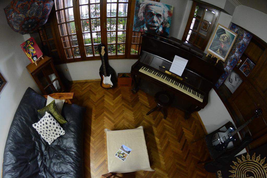 Hostel De Los Artistas Мендоса Екстер'єр фото
